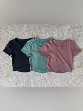 Nike Dri-fit compression cropped athletic shirt (set of 3)